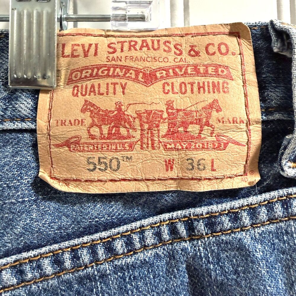 Skater Streetwear Indie Relaxed Bermuda Denim Shorts Vintage Wash Levi's 550 36 - Picture 4 of 8
